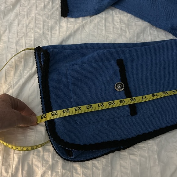 St John Collection Size 6 zip up sweater jacket Periwinkle Blue with Black Trim - Picture 13 of 13